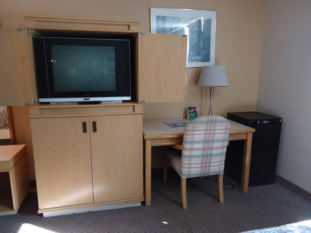 Canadian Motor Hotel スーセントマリー 部屋 写真