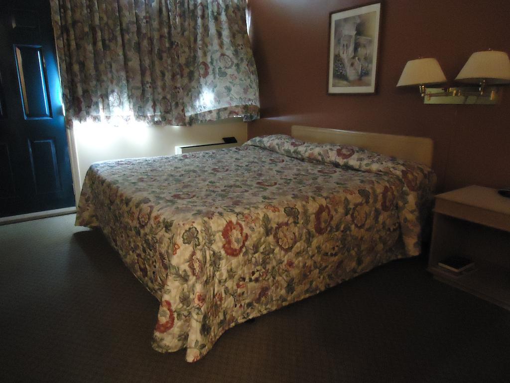 Canadian Motor Hotel スーセントマリー エクステリア 写真