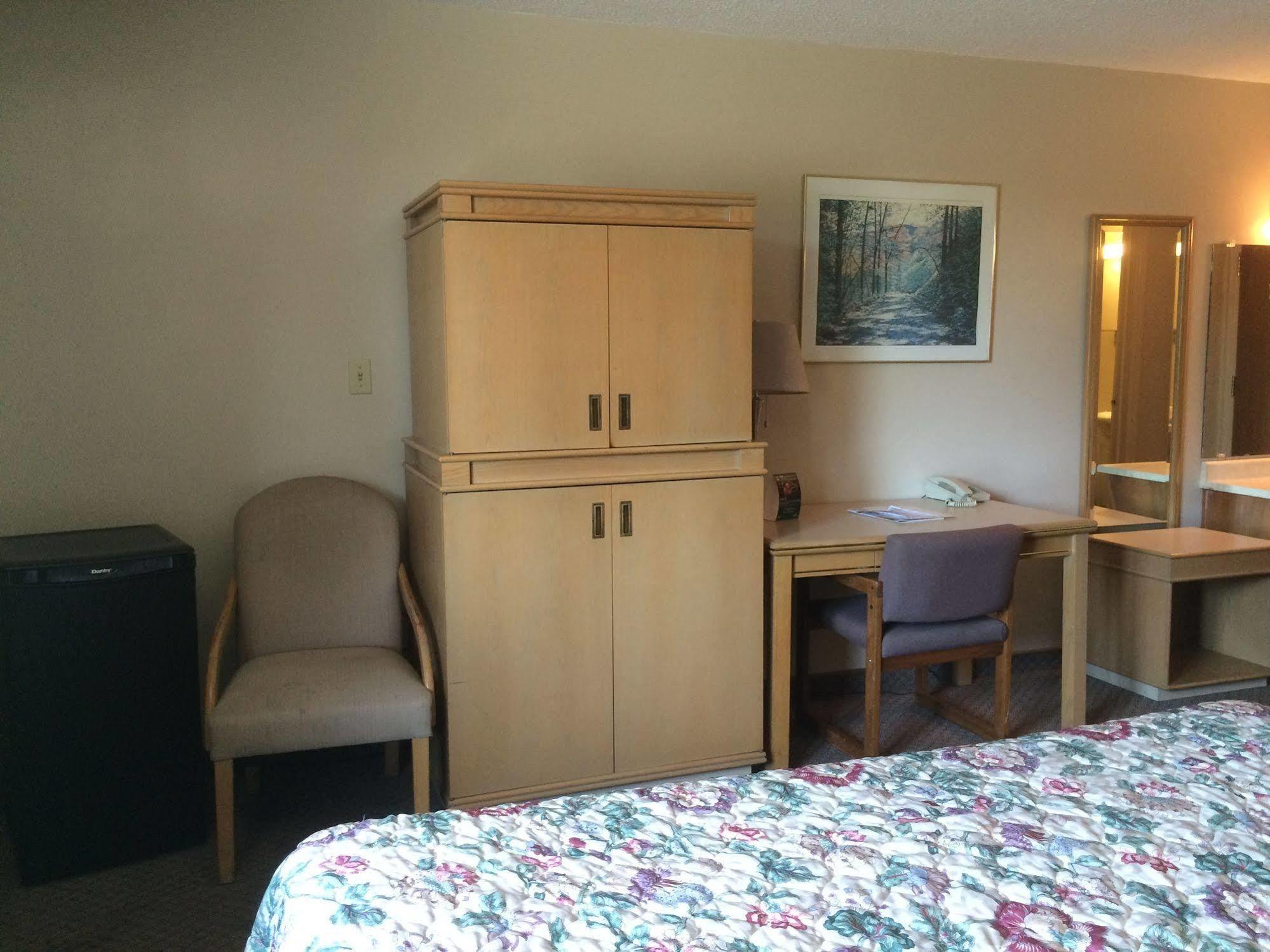 Canadian Motor Hotel スーセントマリー エクステリア 写真