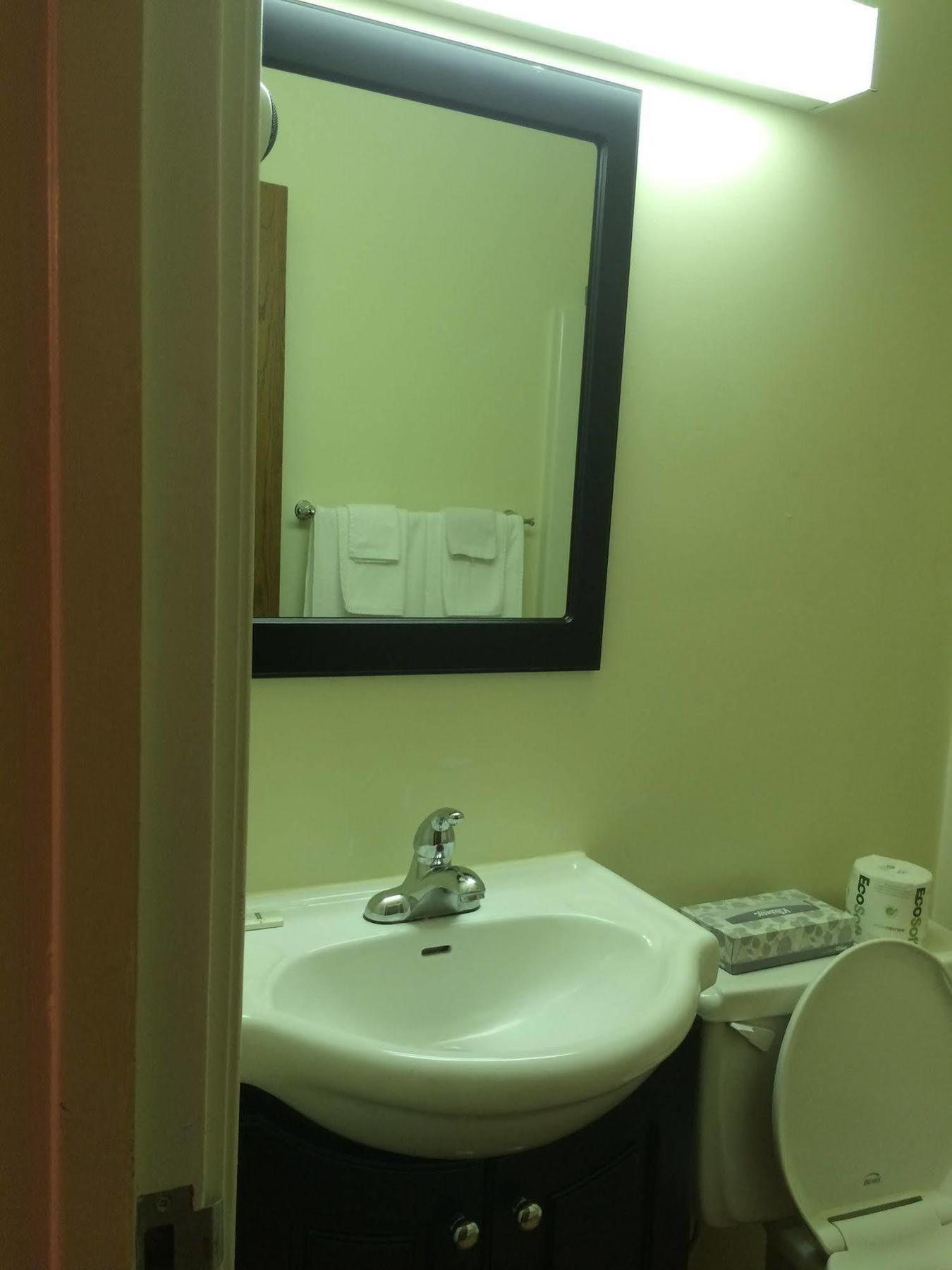 Canadian Motor Hotel スーセントマリー エクステリア 写真